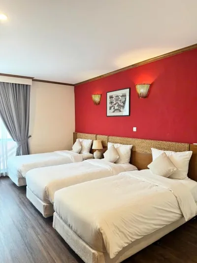 Habitación Deluxe Triple (3 camas individuales o 1 cama doble + 1 individual) — MK Premier Boutique Hotel